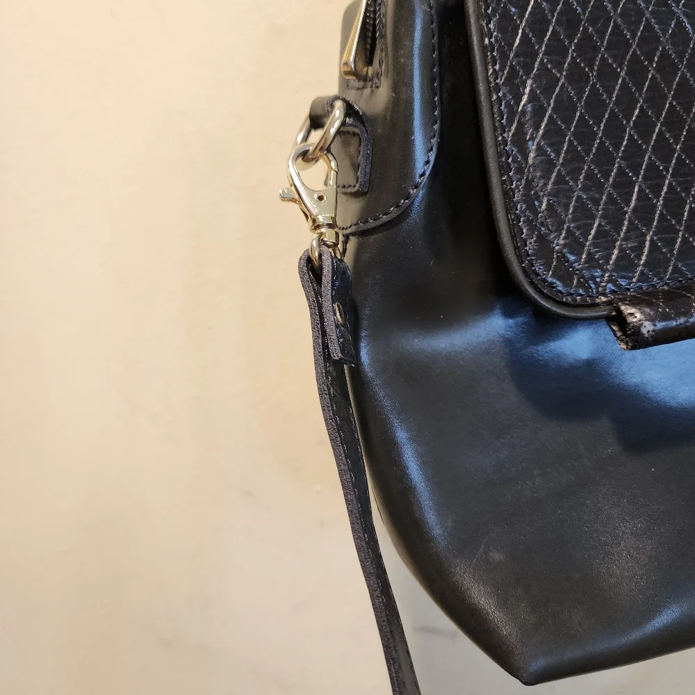 FRANCO CODI Classic Black Top-Handle Shoulder Leather Bag with Gold Hardware
